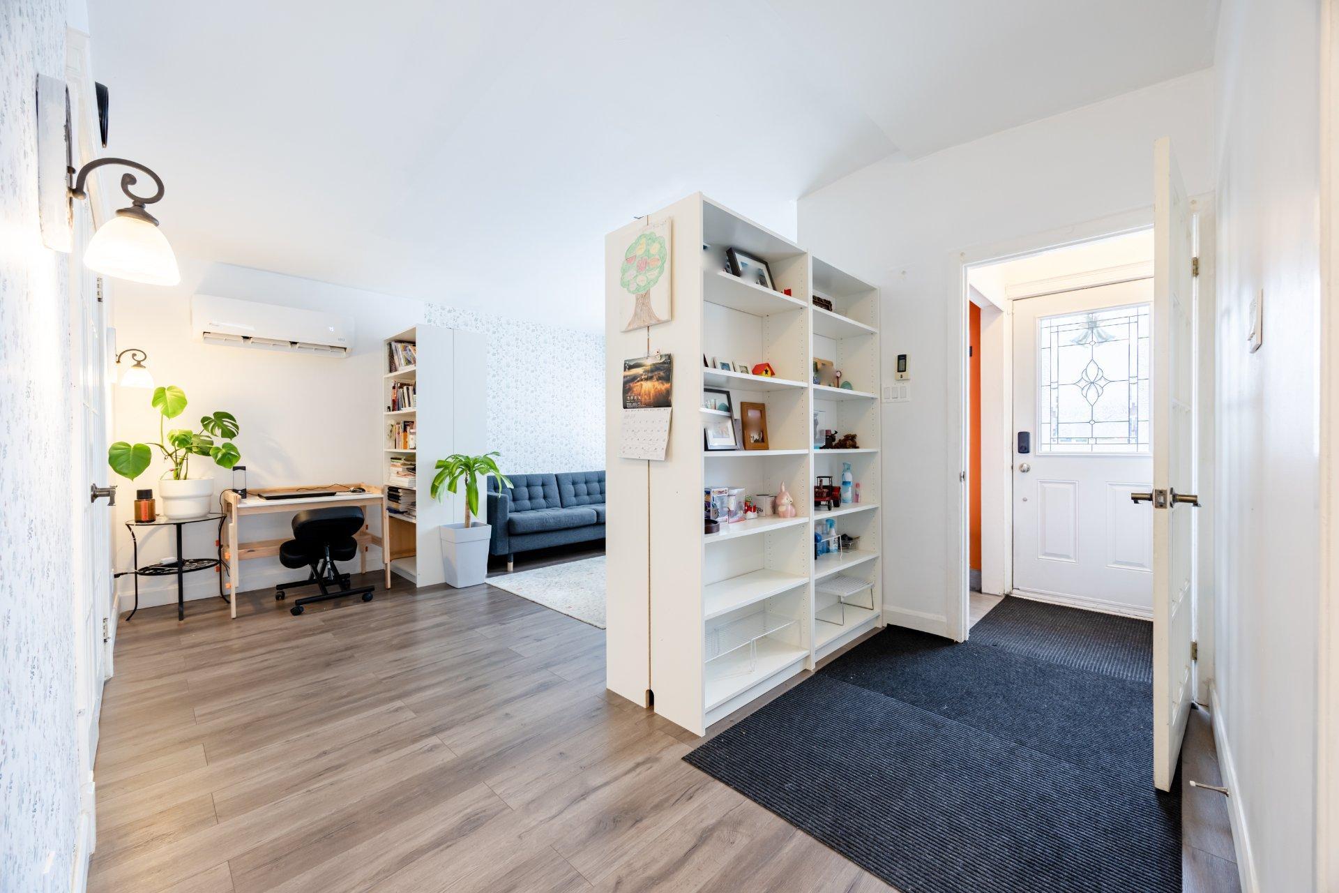 









204


5e Avenue

,
Laval (Laval-des-Rapides),




QC
H7N4M6

