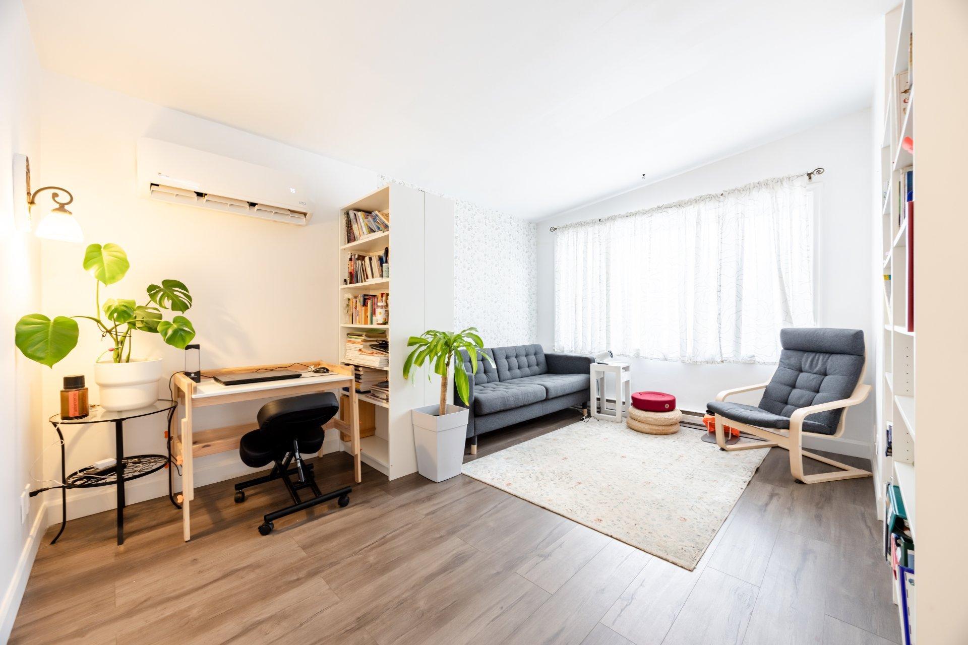 









204


5e Avenue

,
Laval (Laval-des-Rapides),




QC
H7N4M6

