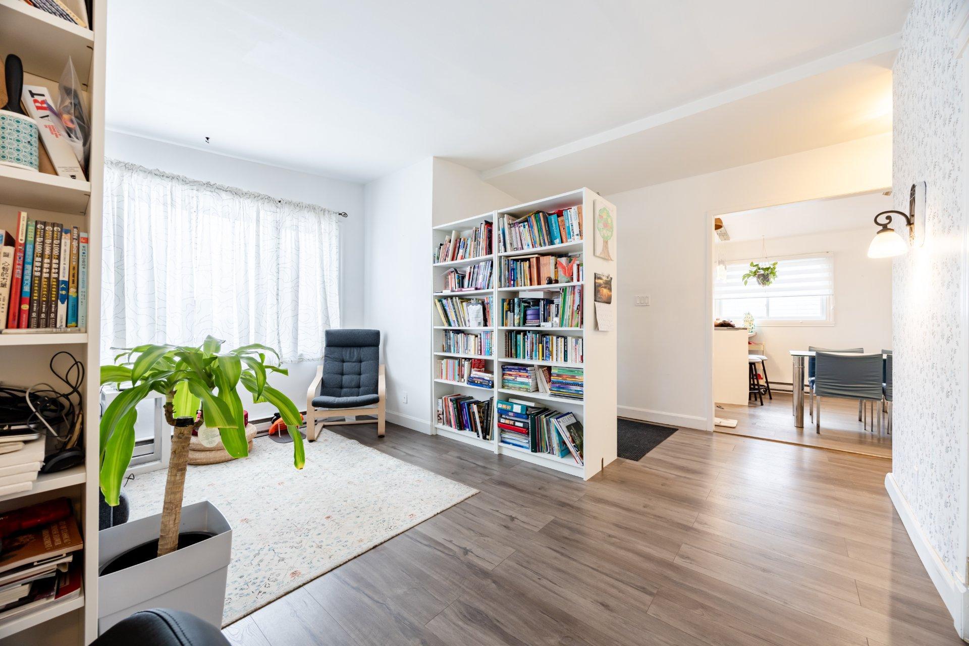 









204


5e Avenue

,
Laval (Laval-des-Rapides),




QC
H7N4M6

