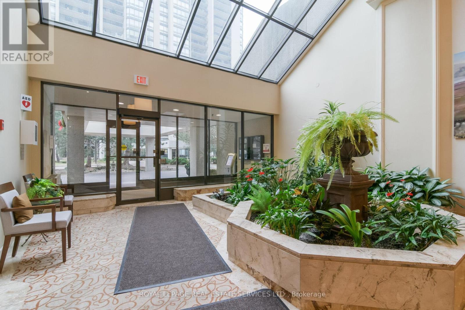 












306 - 2180 MARINE DRIVE

,
Oakville,




Ontario
L6L5V2

