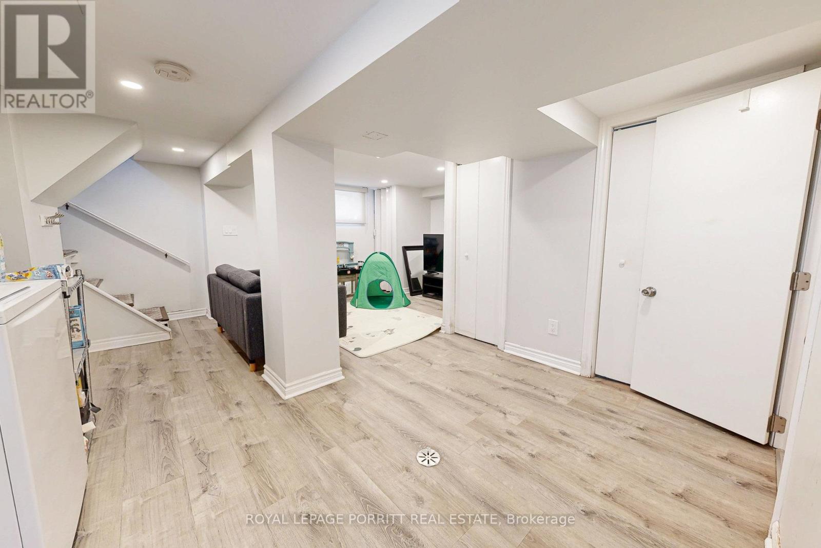 












217 ALDERBRAE AVENUE

,
Toronto,




Ontario
M8W4K4

