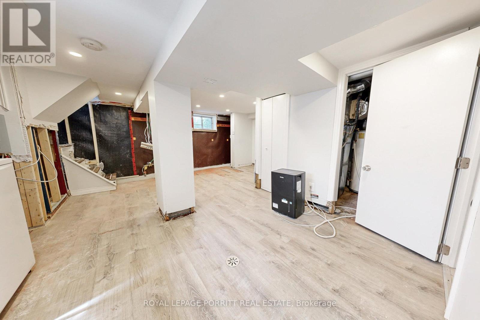 












217 ALDERBRAE AVENUE

,
Toronto,




Ontario
M8W4K4

