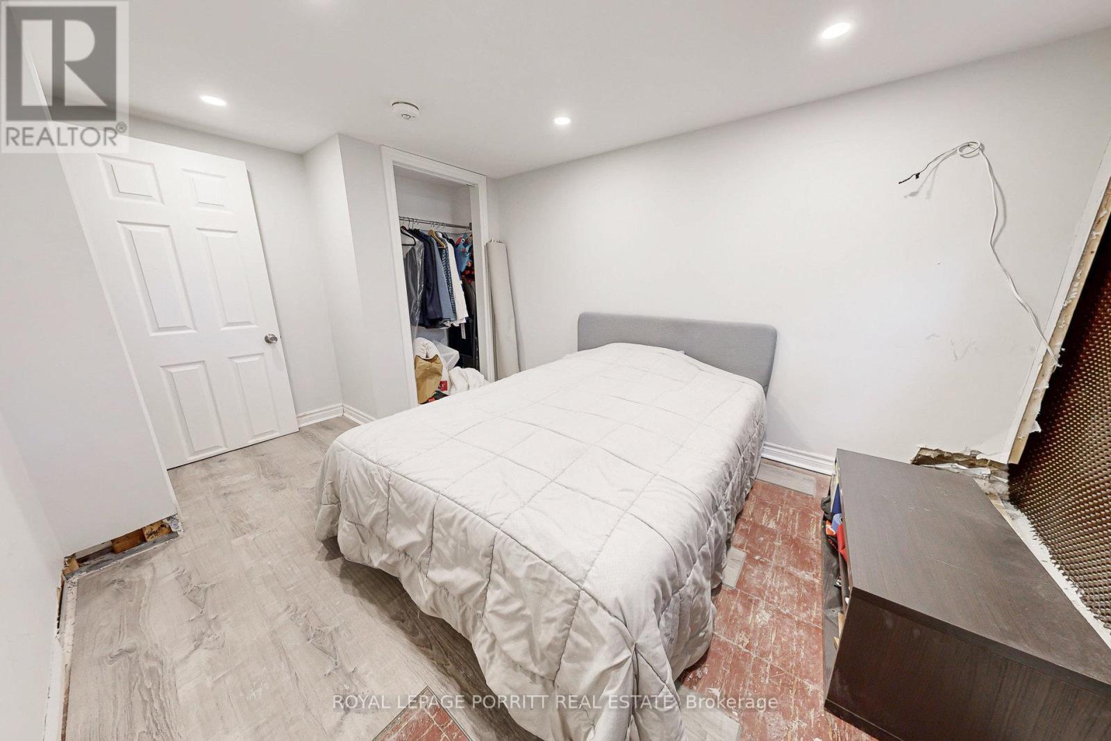 












217 ALDERBRAE AVENUE

,
Toronto,




Ontario
M8W4K4

