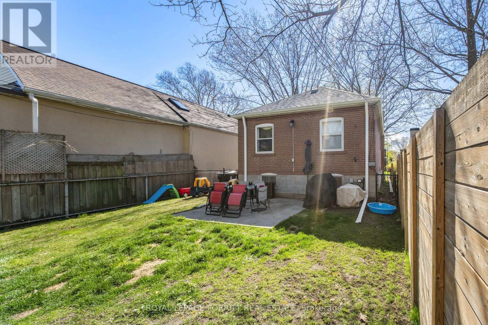 












217 ALDERBRAE AVENUE

,
Toronto,




Ontario
M8W4K4

