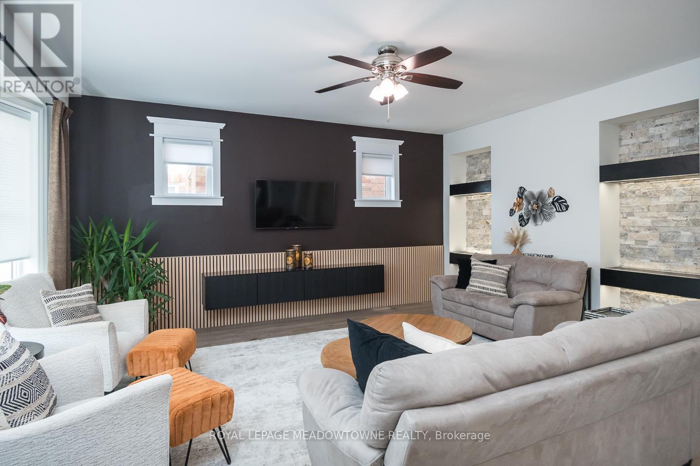 












720 LINGEN CRESCENT

,
Milton,




Ontario
L9T0E5

