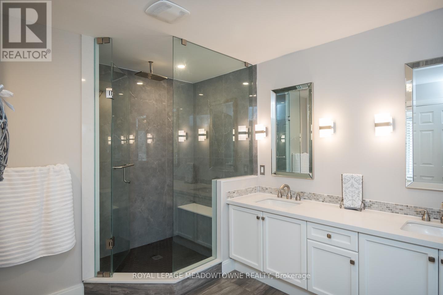 












720 LINGEN CRESCENT

,
Milton,




Ontario
L9T0E5

