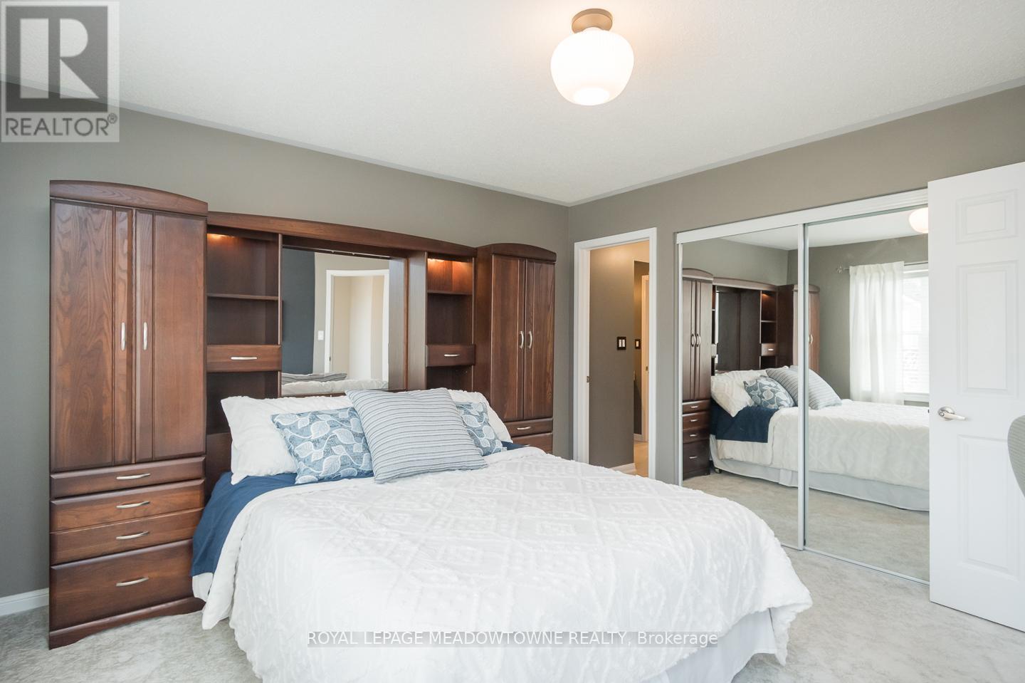 












720 LINGEN CRESCENT

,
Milton,




Ontario
L9T0E5

