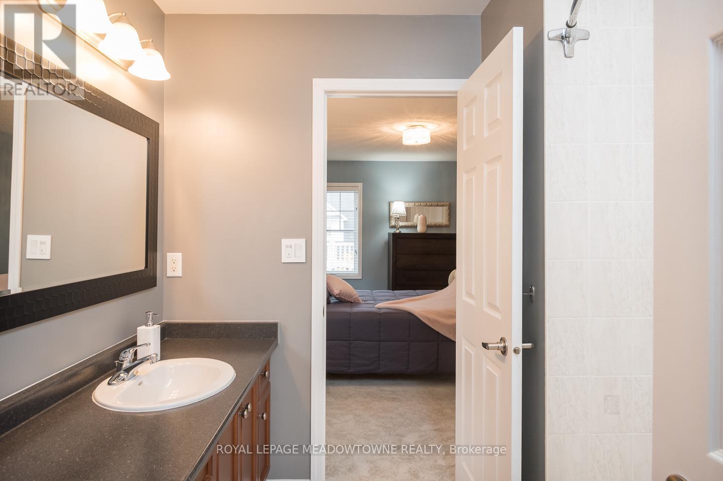 












720 LINGEN CRESCENT

,
Milton,




Ontario
L9T0E5

