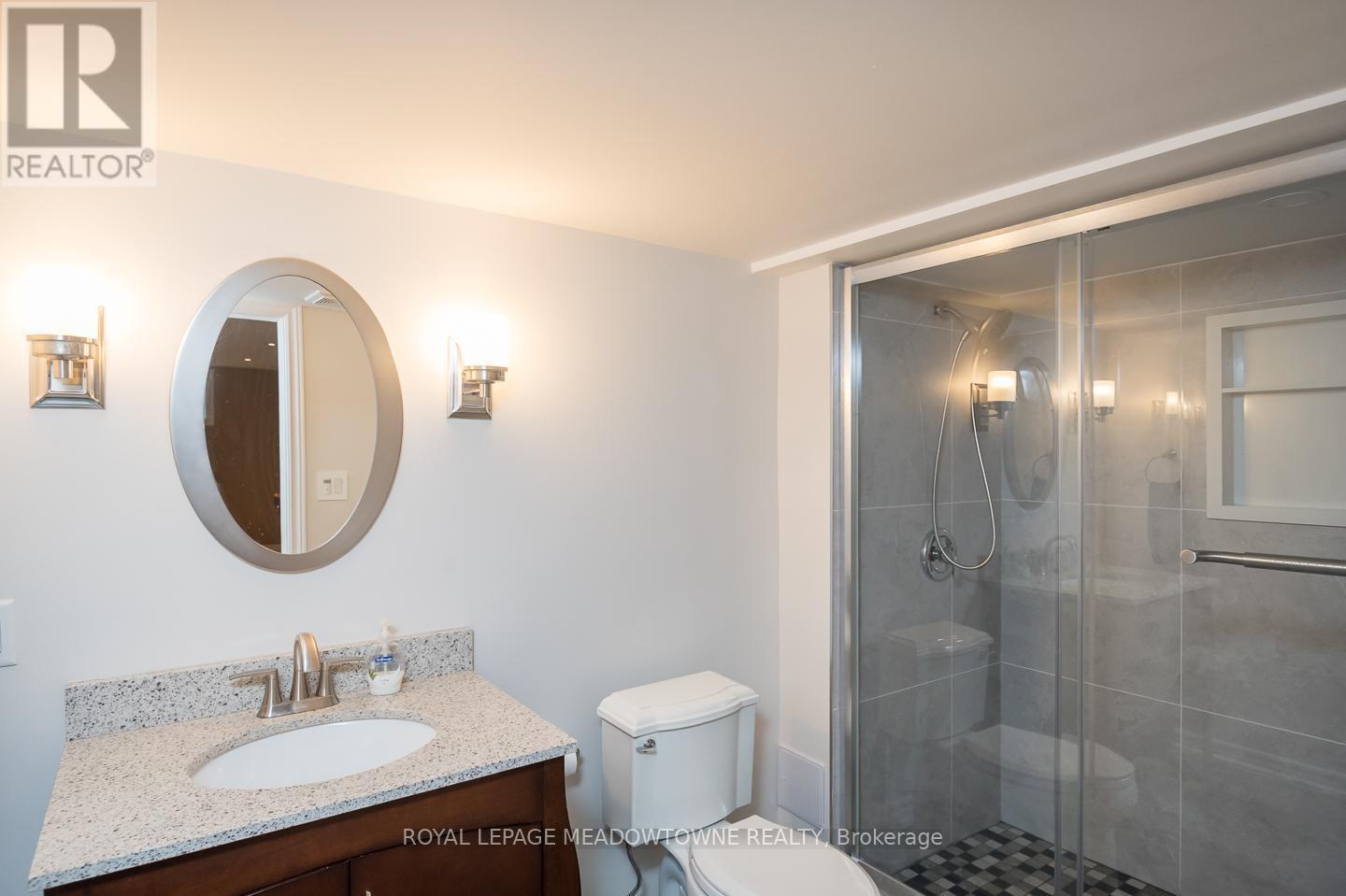 












720 LINGEN CRESCENT

,
Milton,




Ontario
L9T0E5

