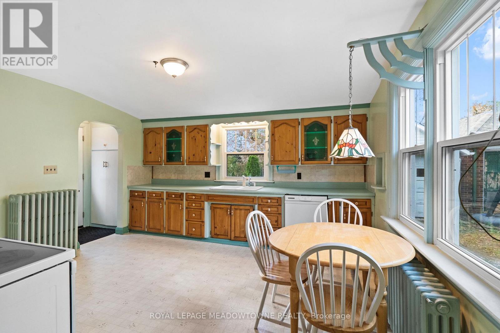 












229 QUEEN STREET

,
Milton,




Ontario
L9T1K3

