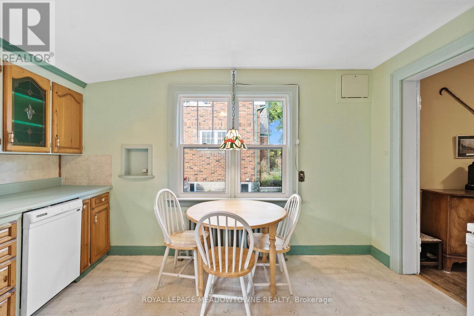 












229 QUEEN STREET

,
Milton,




Ontario
L9T1K3

