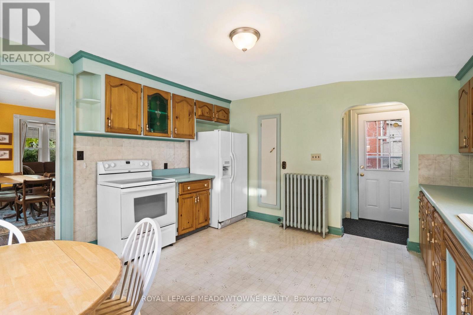 












229 QUEEN STREET

,
Milton,




Ontario
L9T1K3

