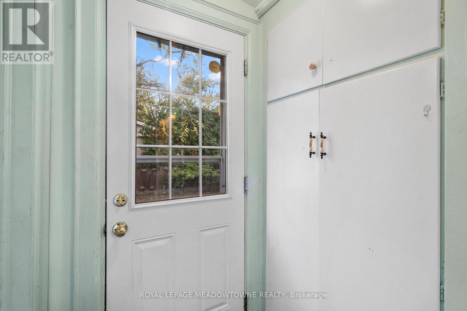 












229 QUEEN STREET

,
Milton,




Ontario
L9T1K3

