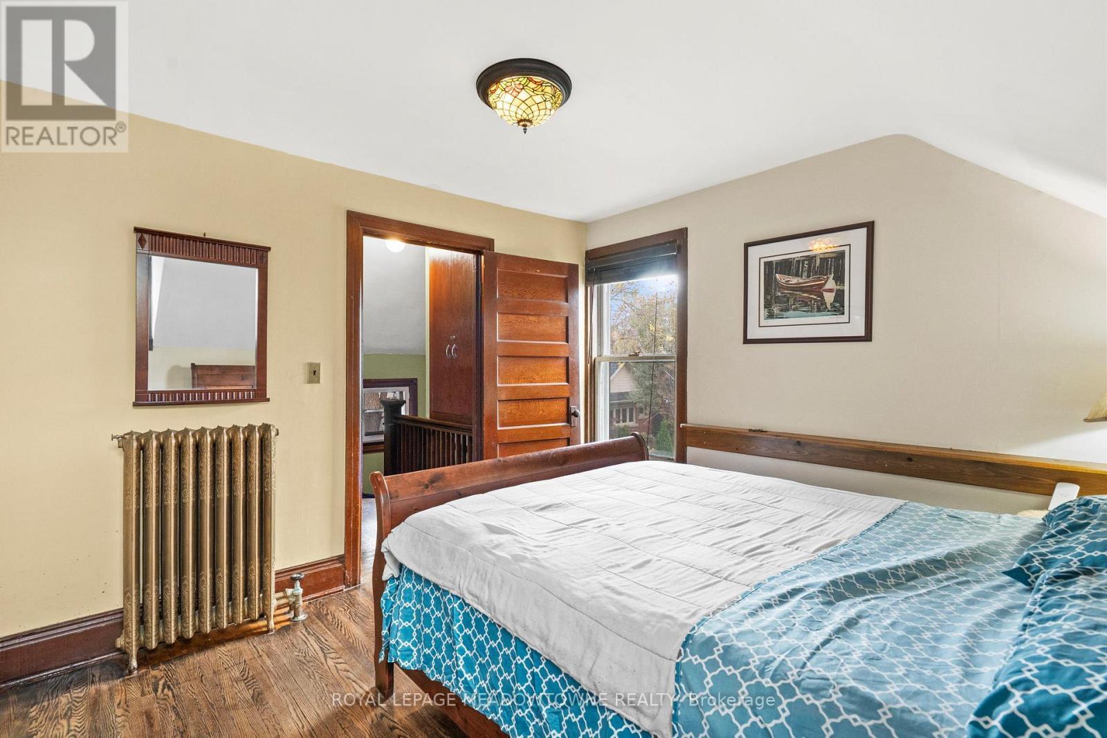 












229 QUEEN STREET

,
Milton,




Ontario
L9T1K3

