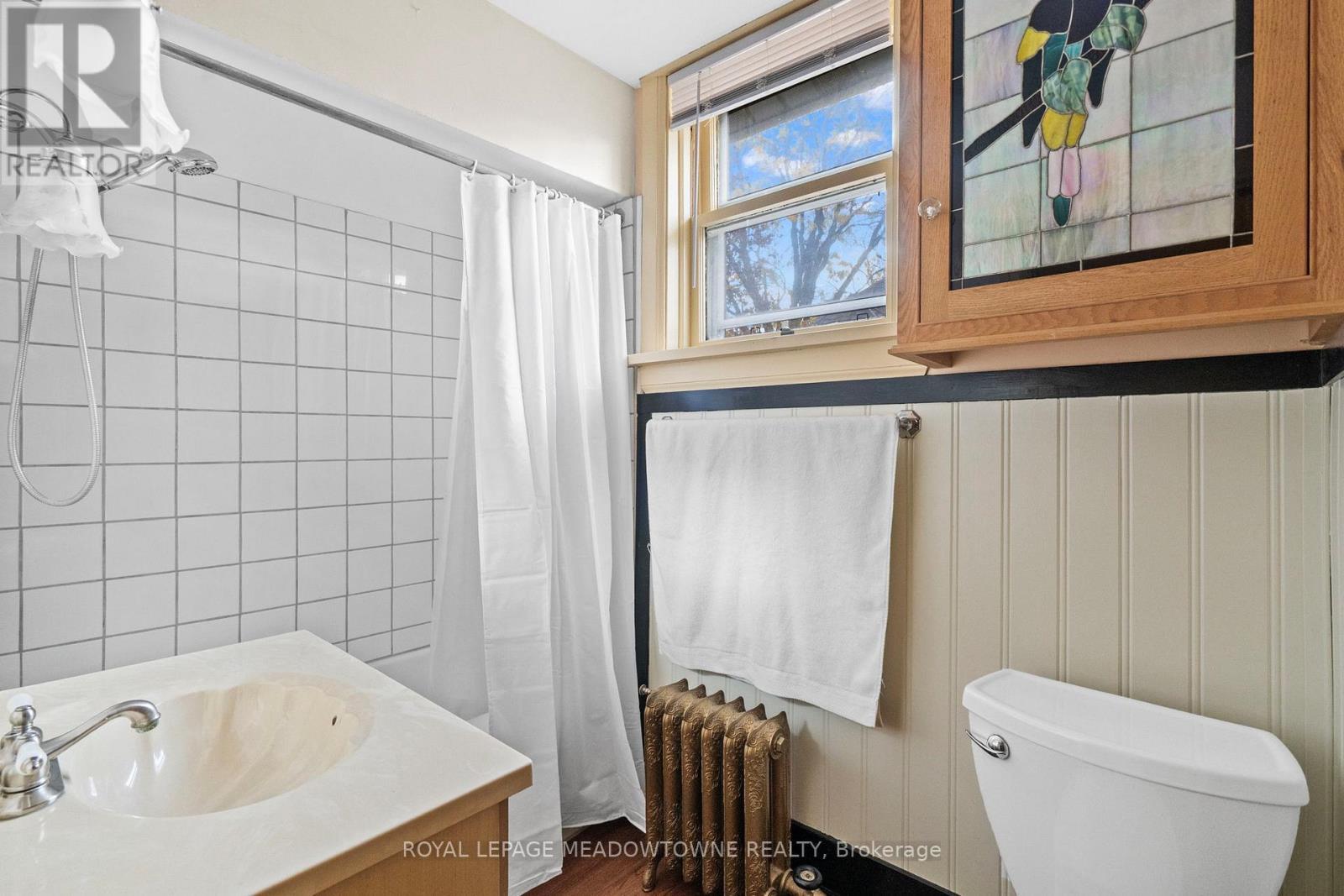 












229 QUEEN STREET

,
Milton,




Ontario
L9T1K3

