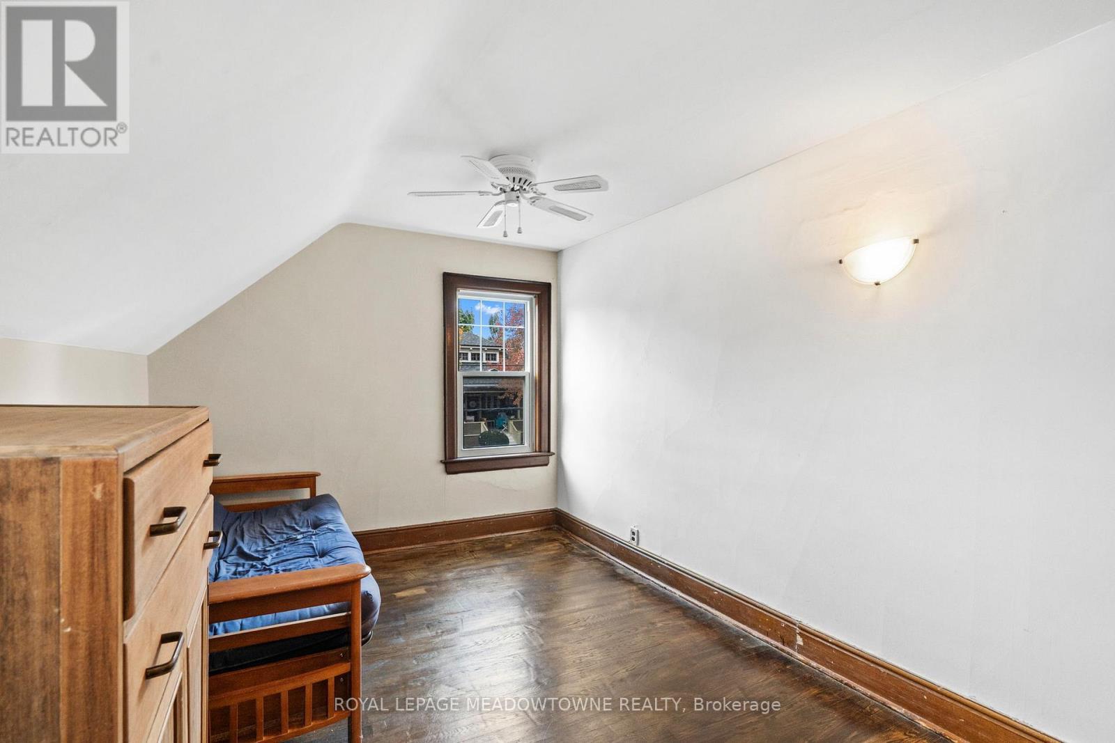 












229 QUEEN STREET

,
Milton,




Ontario
L9T1K3

