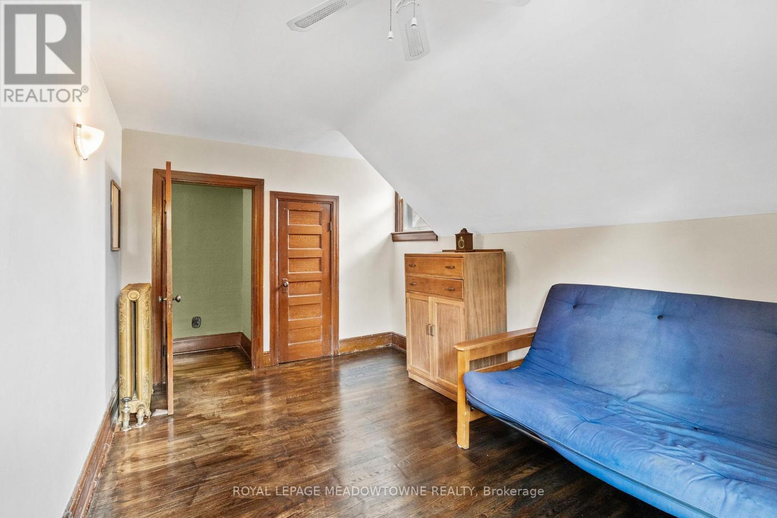 












229 QUEEN STREET

,
Milton,




Ontario
L9T1K3

