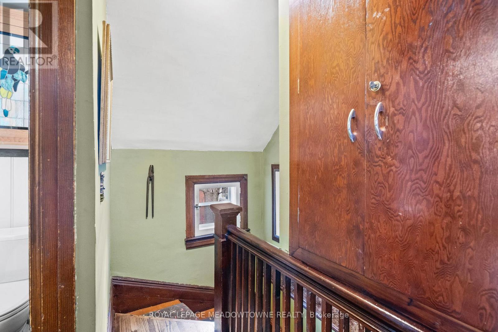 












229 QUEEN STREET

,
Milton,




Ontario
L9T1K3

