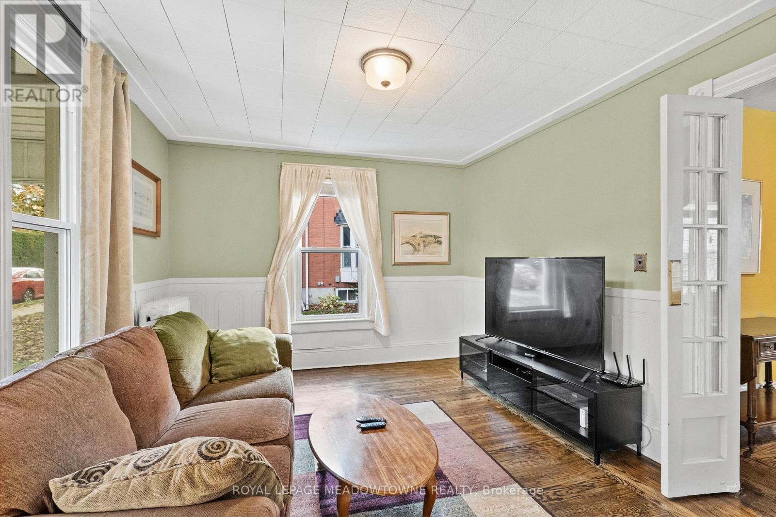 












229 QUEEN STREET

,
Milton,




Ontario
L9T1K3

