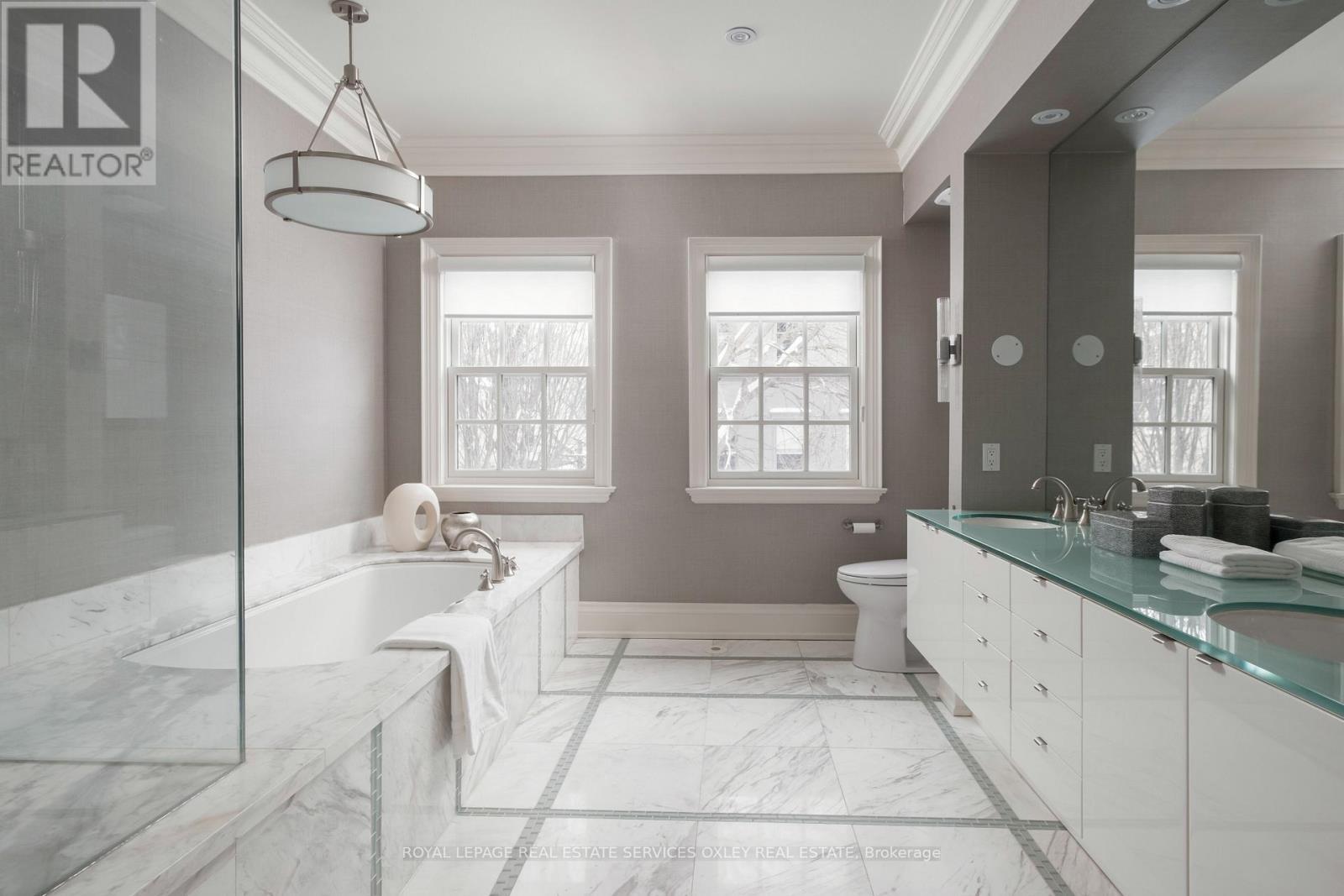 












TH D - 22 BIRCH AVENUE

,
Toronto,




Ontario
M4V1C8

