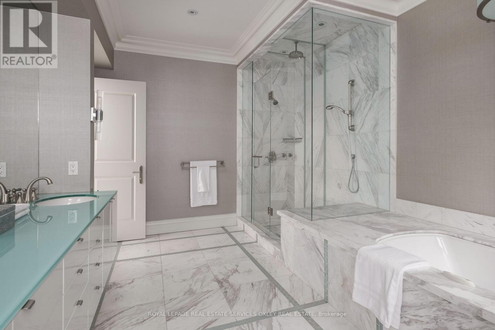 












TH D - 22 BIRCH AVENUE

,
Toronto,




Ontario
M4V1C8

