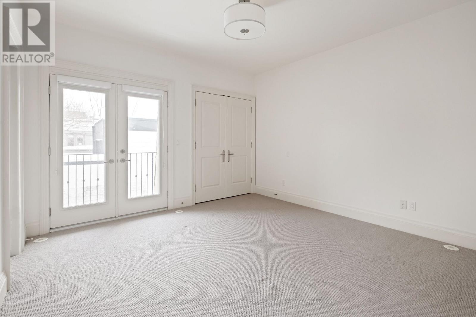 












TH D - 22 BIRCH AVENUE

,
Toronto,




Ontario
M4V1C8

