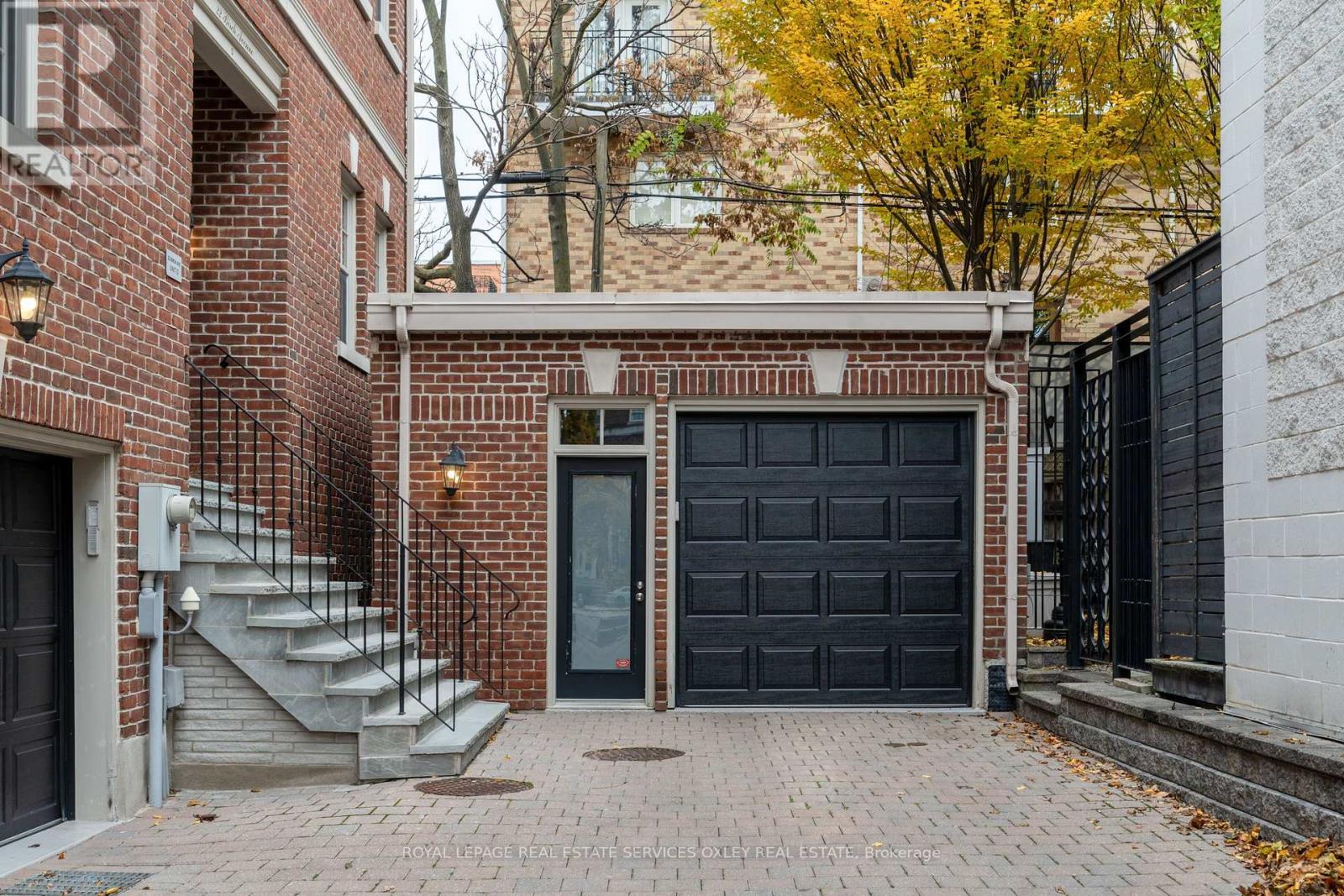 












TH D - 22 BIRCH AVENUE

,
Toronto,




Ontario
M4V1C8

