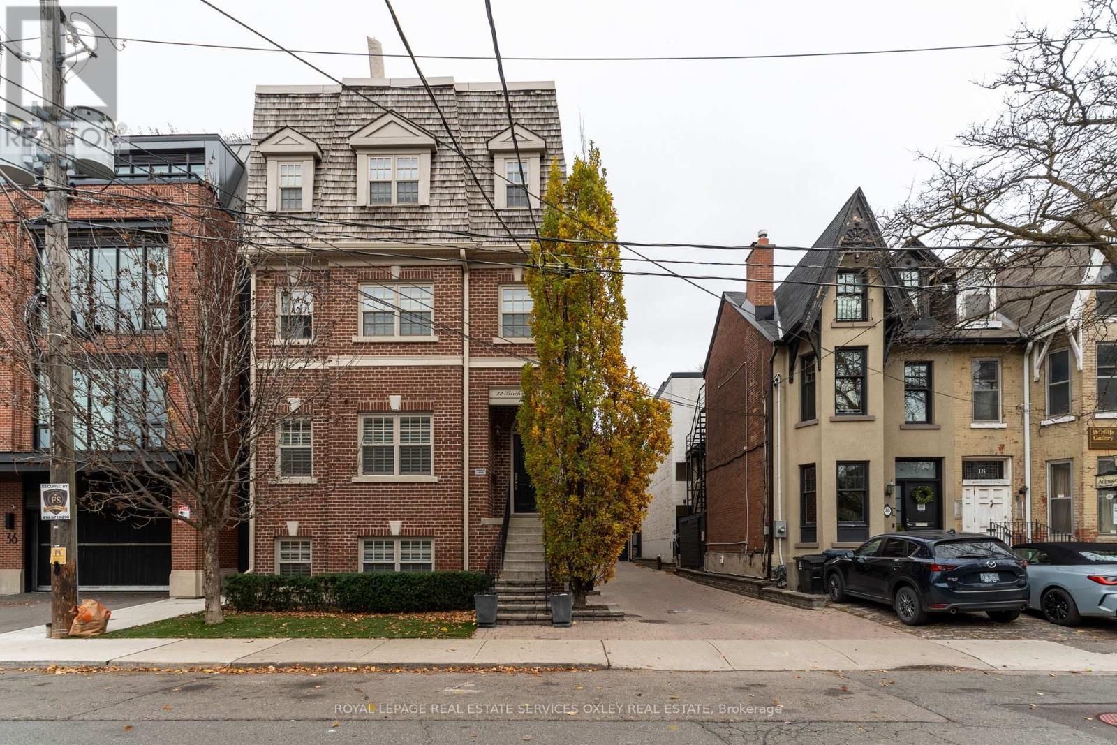 












TH D - 22 BIRCH AVENUE

,
Toronto,




Ontario
M4V1C8

