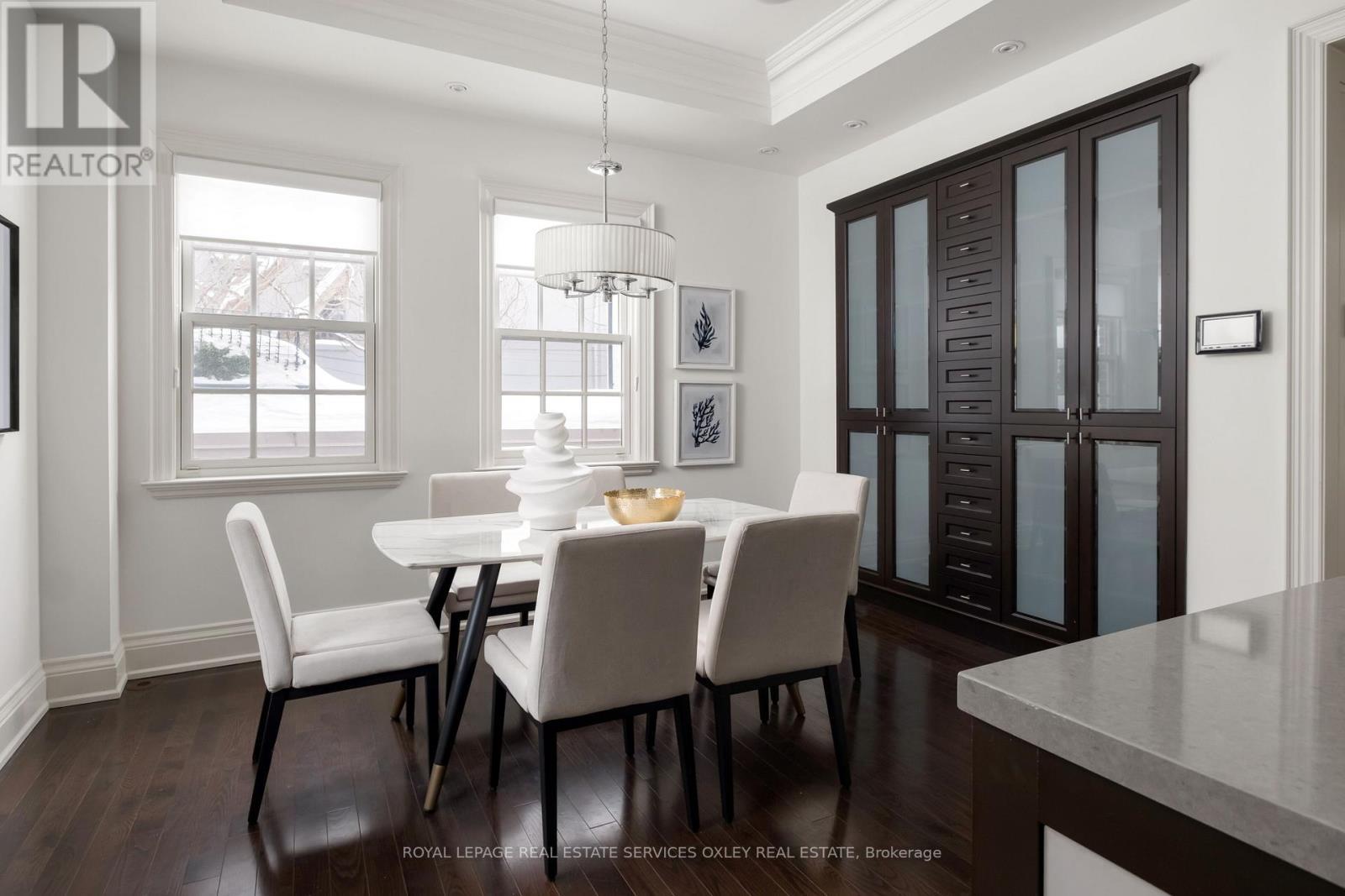 












TH D - 22 BIRCH AVENUE

,
Toronto,




Ontario
M4V1C8

