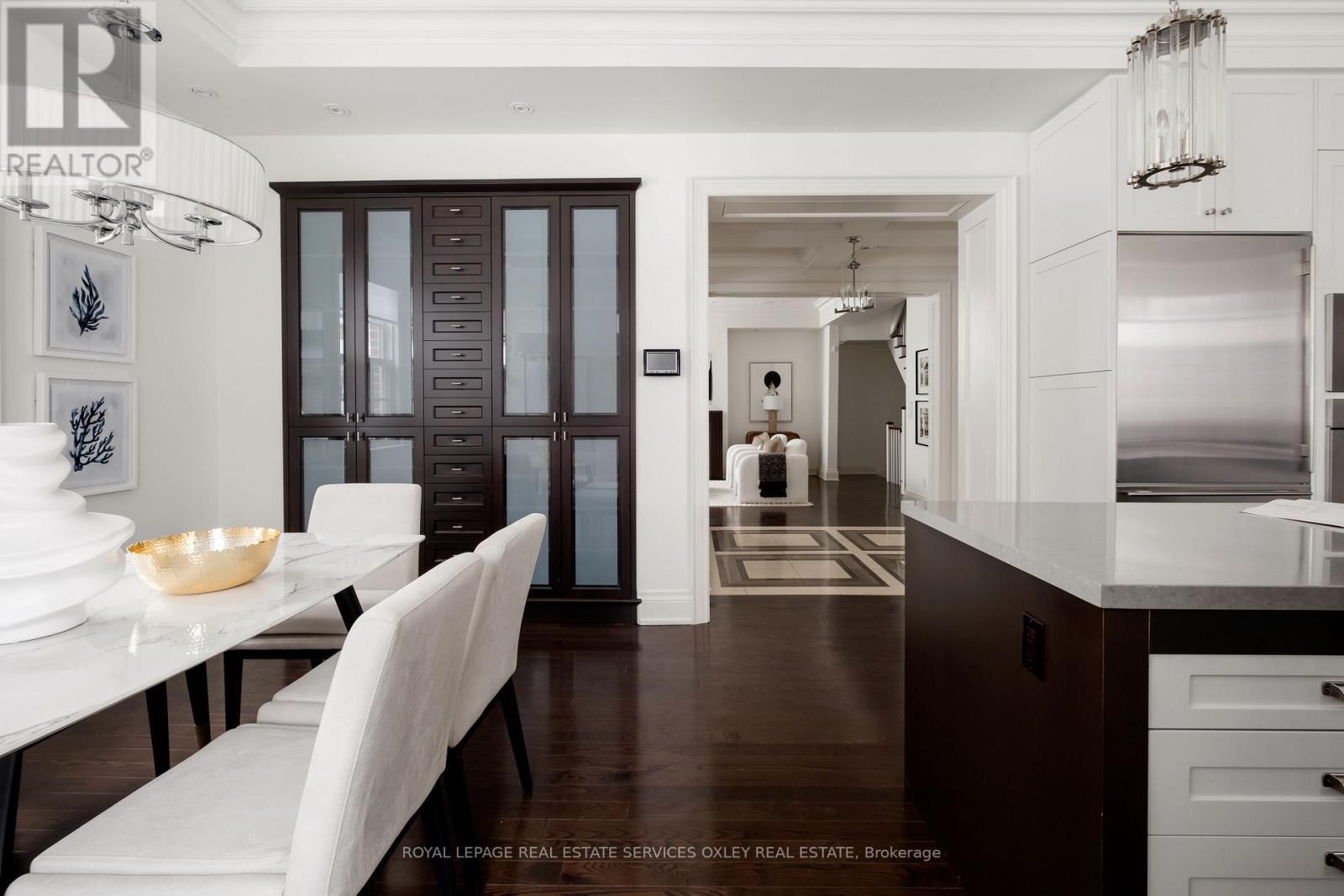 












TH D - 22 BIRCH AVENUE

,
Toronto,




Ontario
M4V1C8

