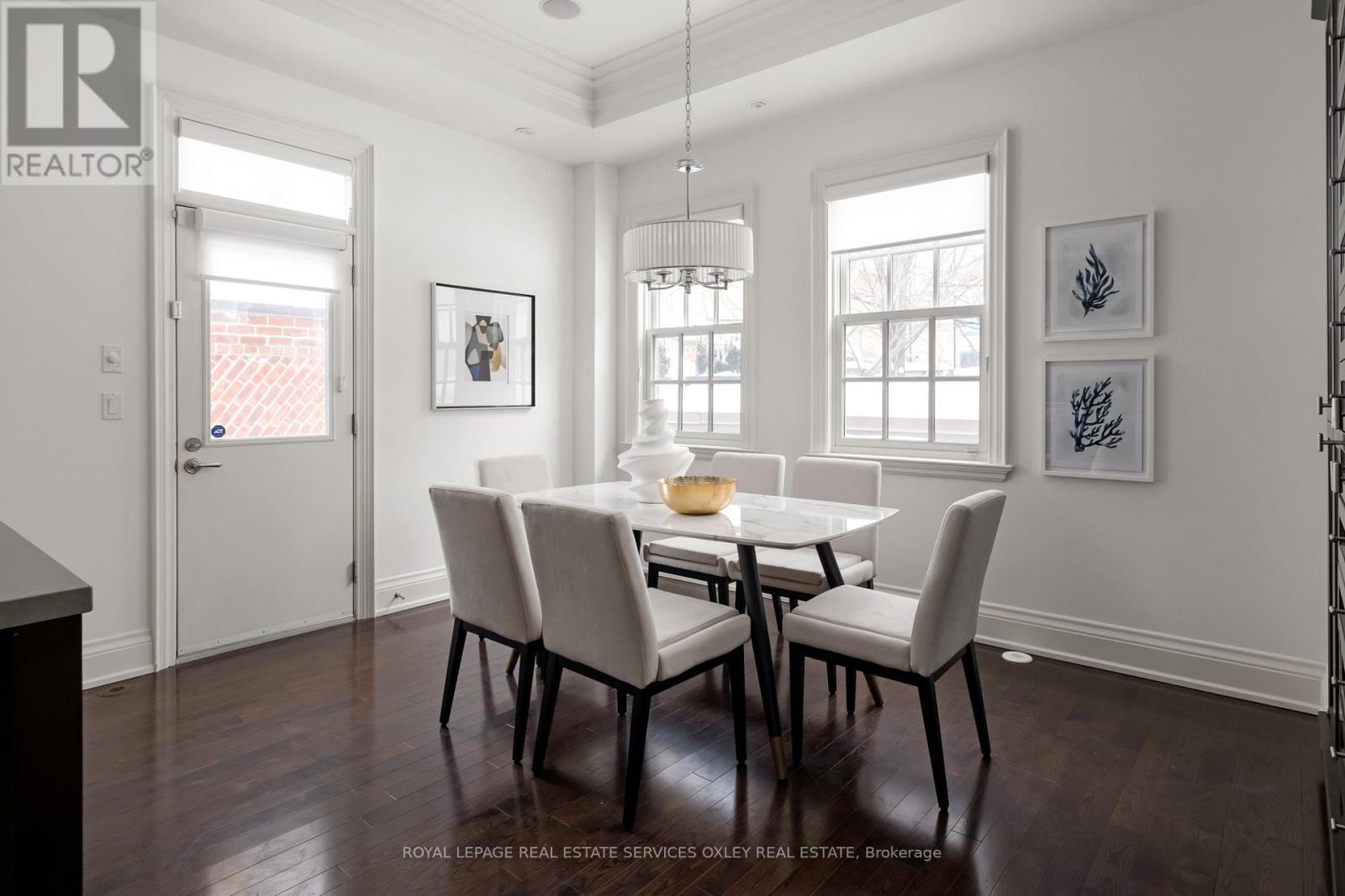 












TH D - 22 BIRCH AVENUE

,
Toronto,




Ontario
M4V1C8

