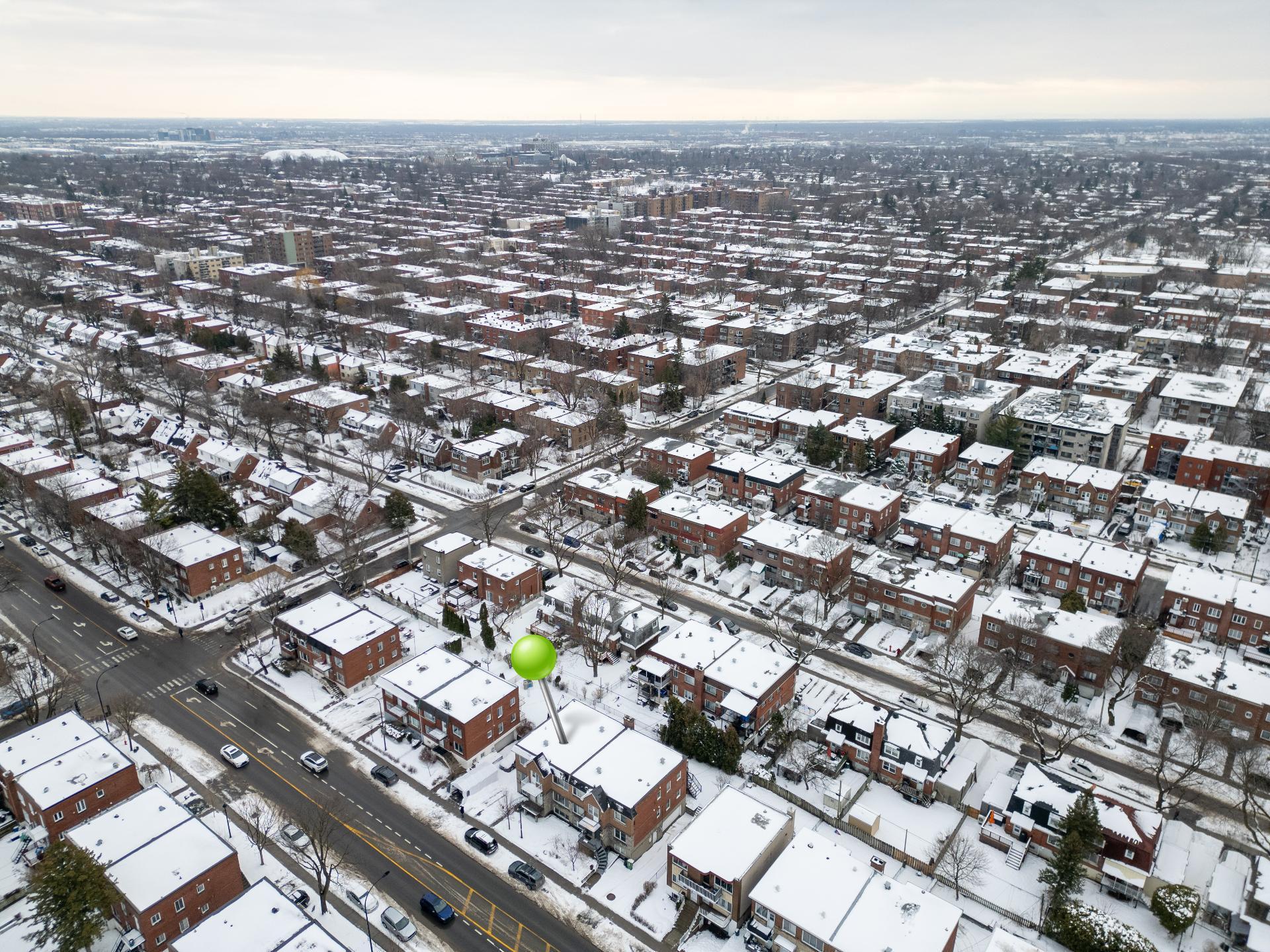 









8004


Av. Casgrain

,
Montréal (Villeray/Saint-Michel/Parc-Extension),




QC
H2R1Z3

