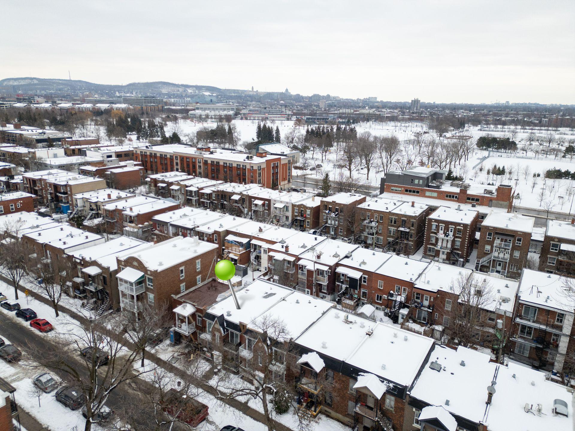 









8004


Av. Casgrain

,
Montréal (Villeray/Saint-Michel/Parc-Extension),




QC
H2R1Z3

