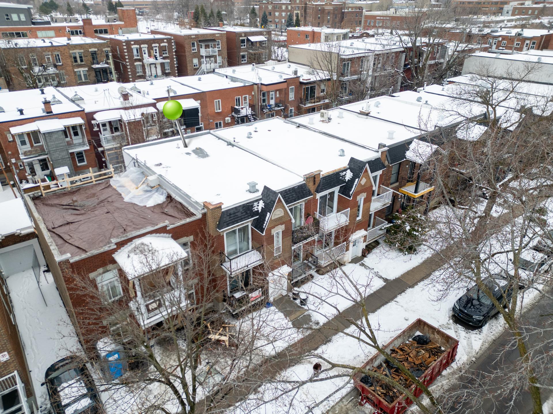 









8004


Av. Casgrain

,
Montréal (Villeray/Saint-Michel/Parc-Extension),




QC
H2R1Z3

