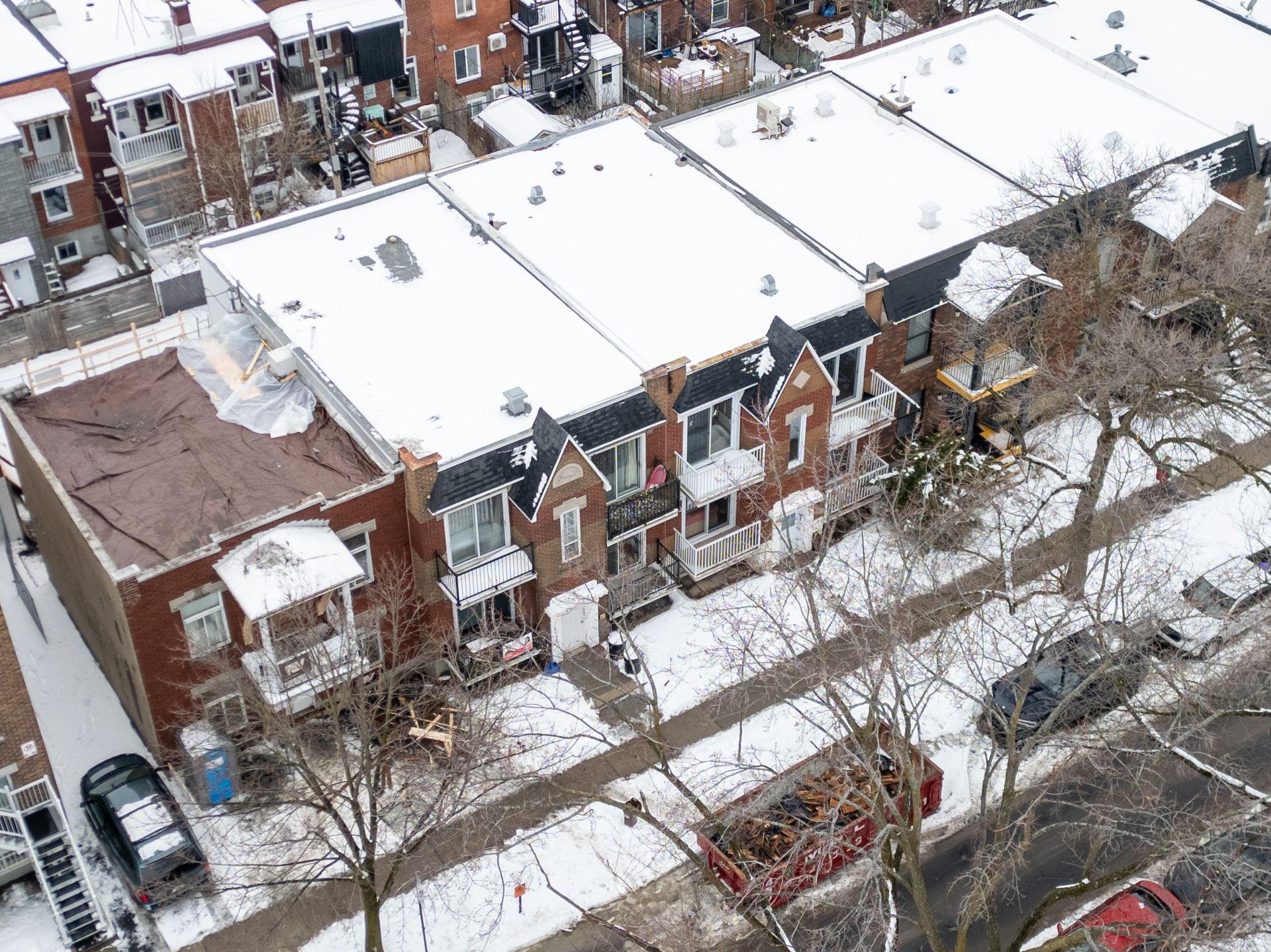 









8004


Av. Casgrain

,
Montréal (Villeray/Saint-Michel/Parc-Extension),




QC
H2R1Z3

