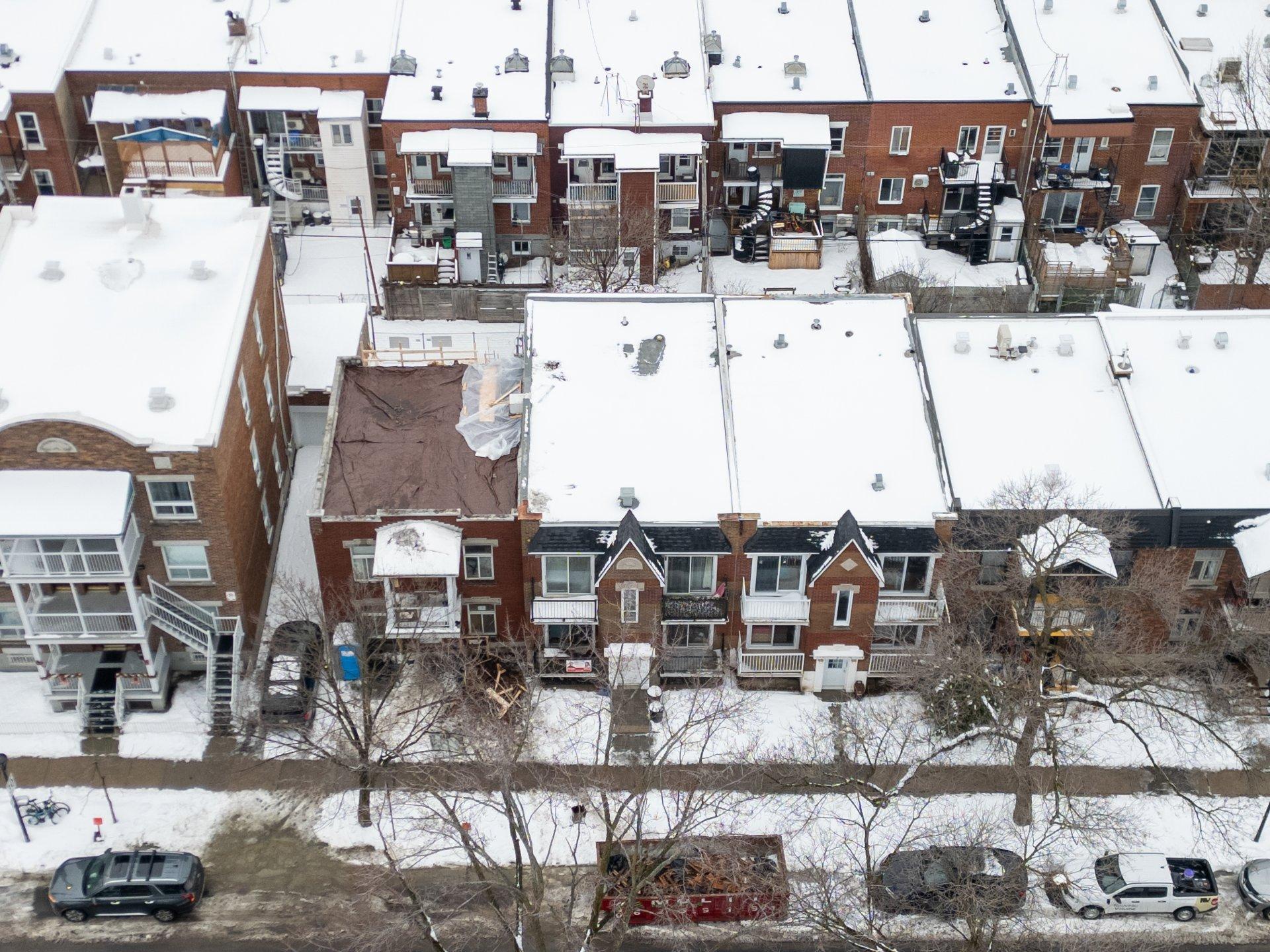 









8004


Av. Casgrain

,
Montréal (Villeray/Saint-Michel/Parc-Extension),




QC
H2R1Z3

