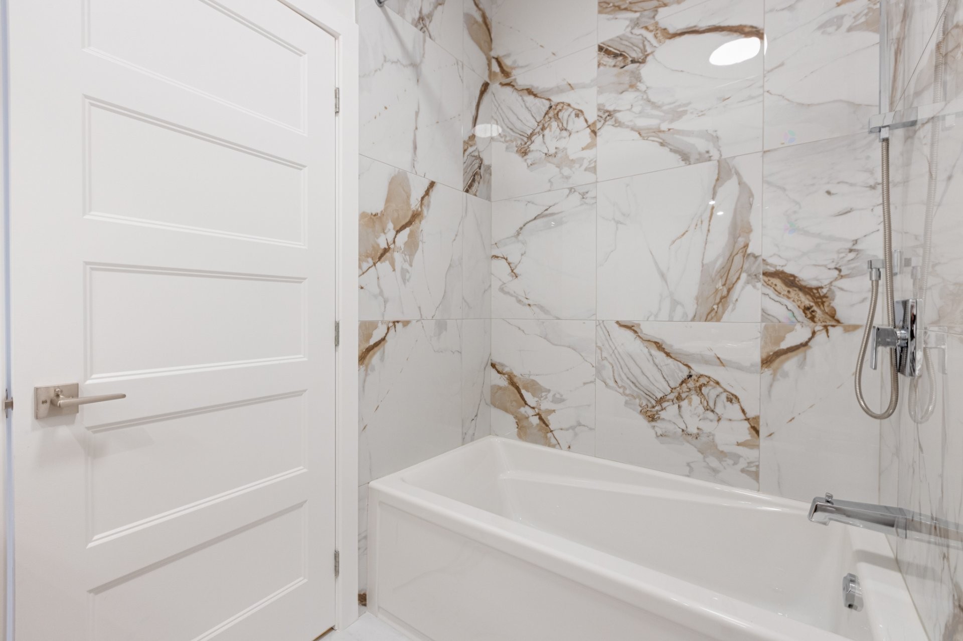 









11379


Av. L'Archevêque

,
Montréal (Montréal-Nord),




QC
H1H3B1

