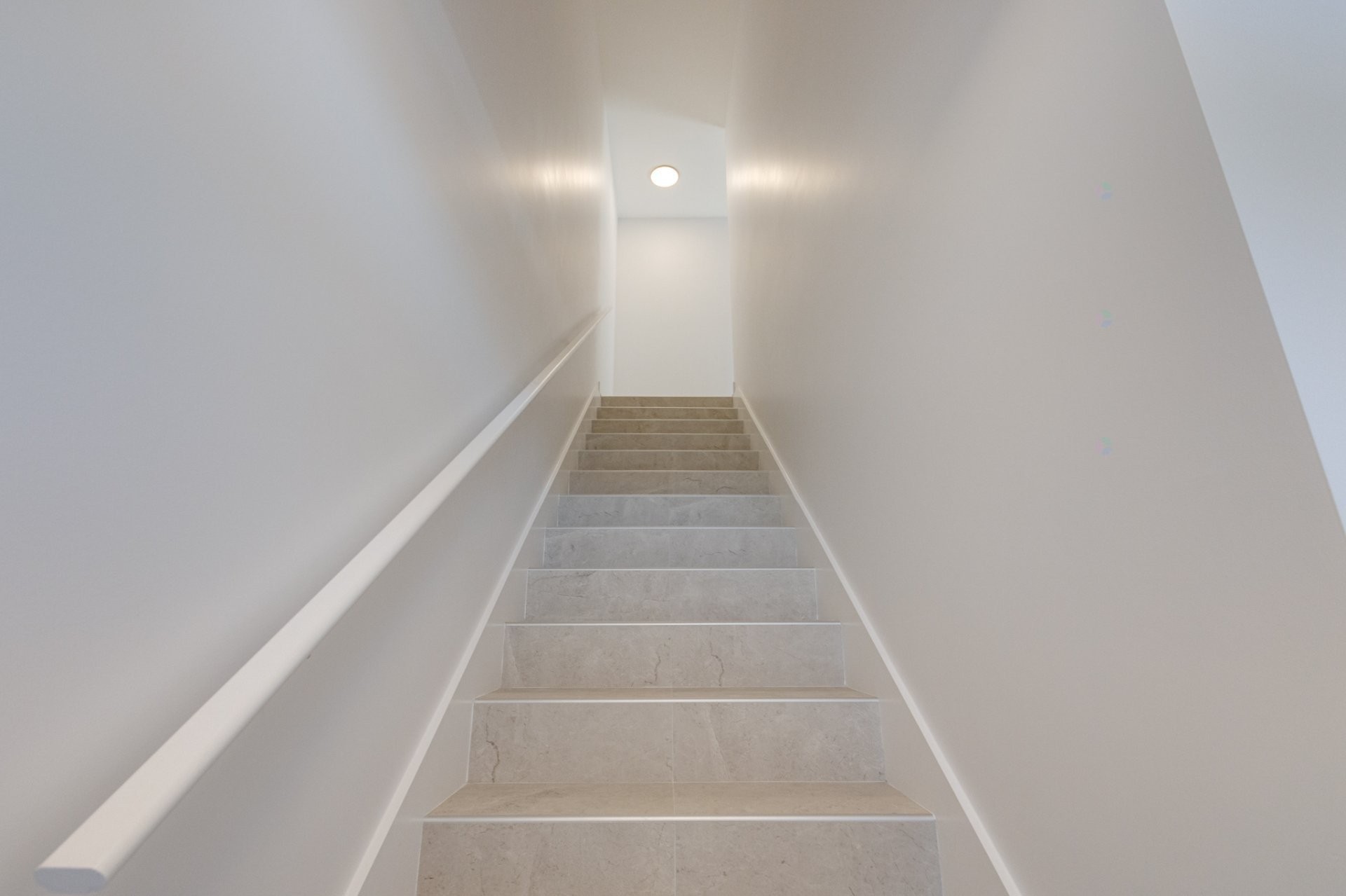 









11379


Av. L'Archevêque

,
Montréal (Montréal-Nord),




QC
H1H3B1

