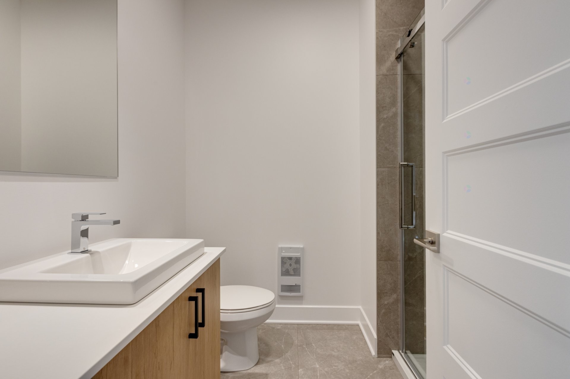 









11379


Av. L'Archevêque

,
Montréal (Montréal-Nord),




QC
H1H3B1

