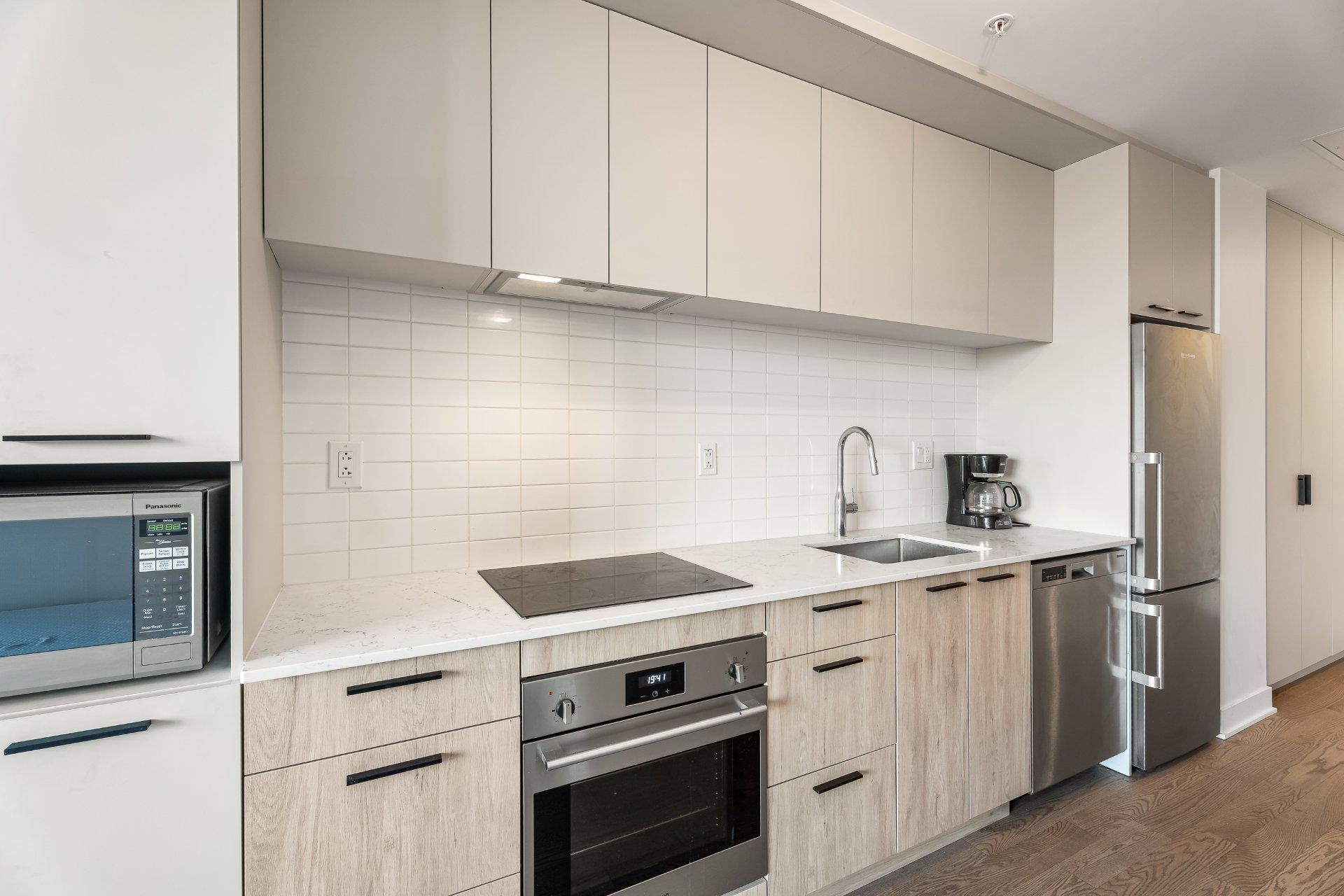 









1150


Boul. René-Lévesque E.

, 722,
Montréal (Ville-Marie),




QC
H9B1X7

