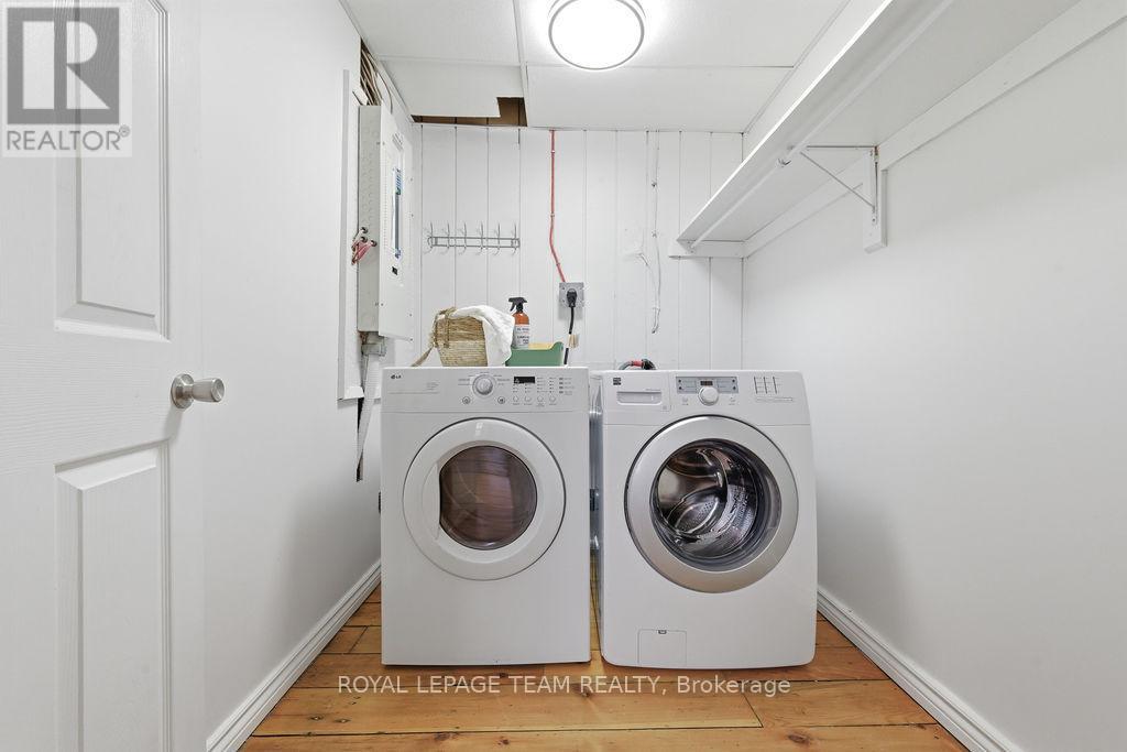 












4 ELGIN STREET W

,
Arnprior,




Ontario
K7S1N3

