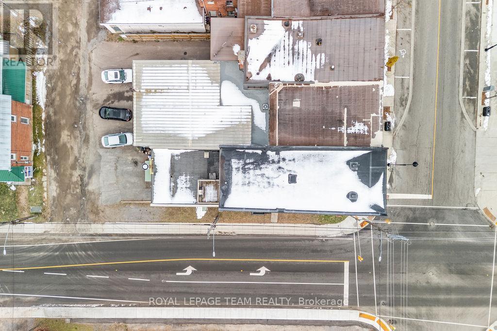 












4 ELGIN STREET W

,
Arnprior,




Ontario
K7S1N3

