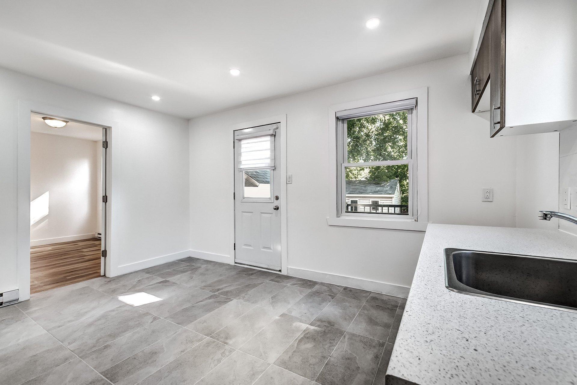 









44


Rue Brodeur

,
Longueuil (Le Vieux-Longueuil),




QC
J4J2S1

