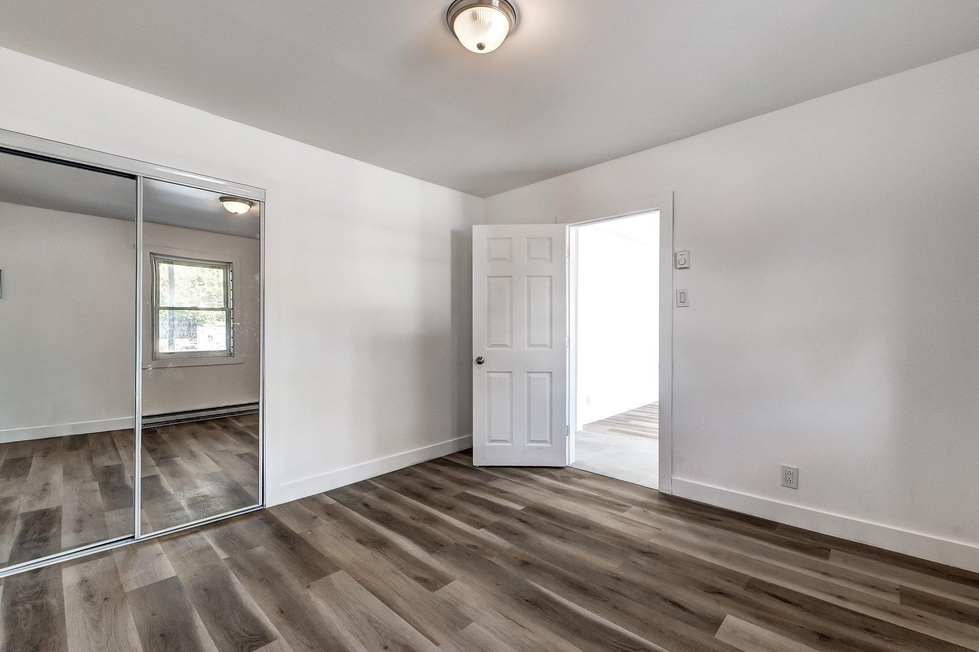 









44


Rue Brodeur

,
Longueuil (Le Vieux-Longueuil),




QC
J4J2S1

