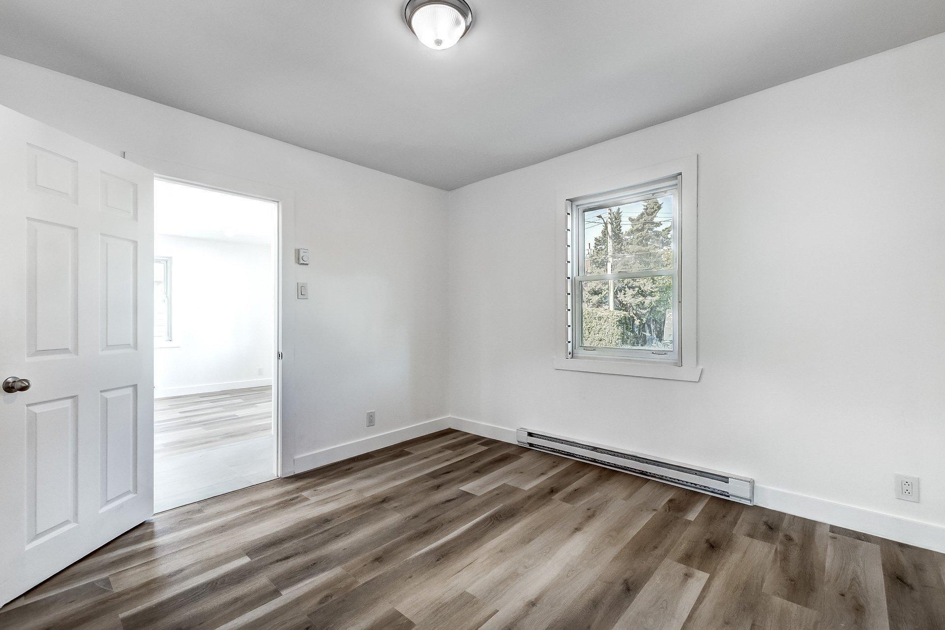 









44


Rue Brodeur

,
Longueuil (Le Vieux-Longueuil),




QC
J4J2S1

