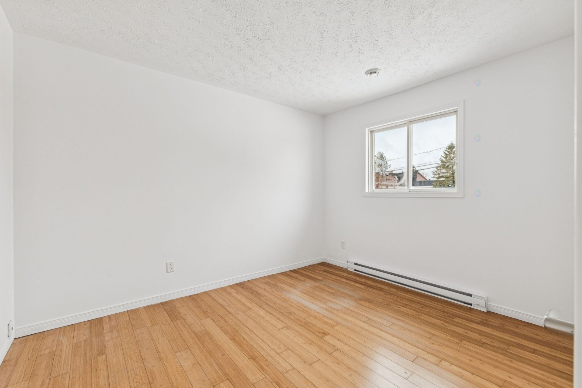 









21


Rue Valpin

,
Gatineau (Masson-Angers),




QC
J8M1G8

