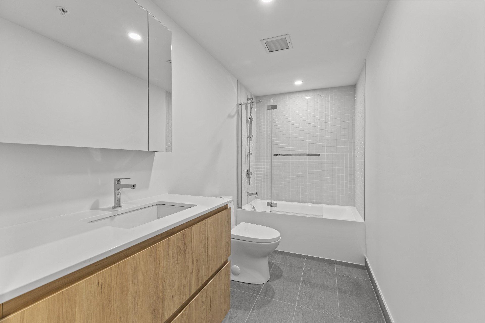 









1220


Boul. René-Lévesque E.

, 106,
Montréal (Ville-Marie),




QC
H2L0J7

