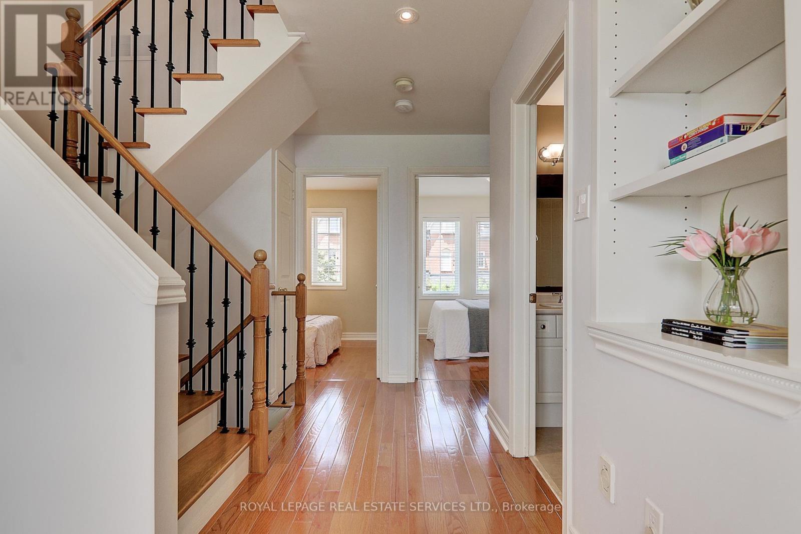 












206 ROXTON ROAD

,
Oakville,




Ontario
L6H6M8

