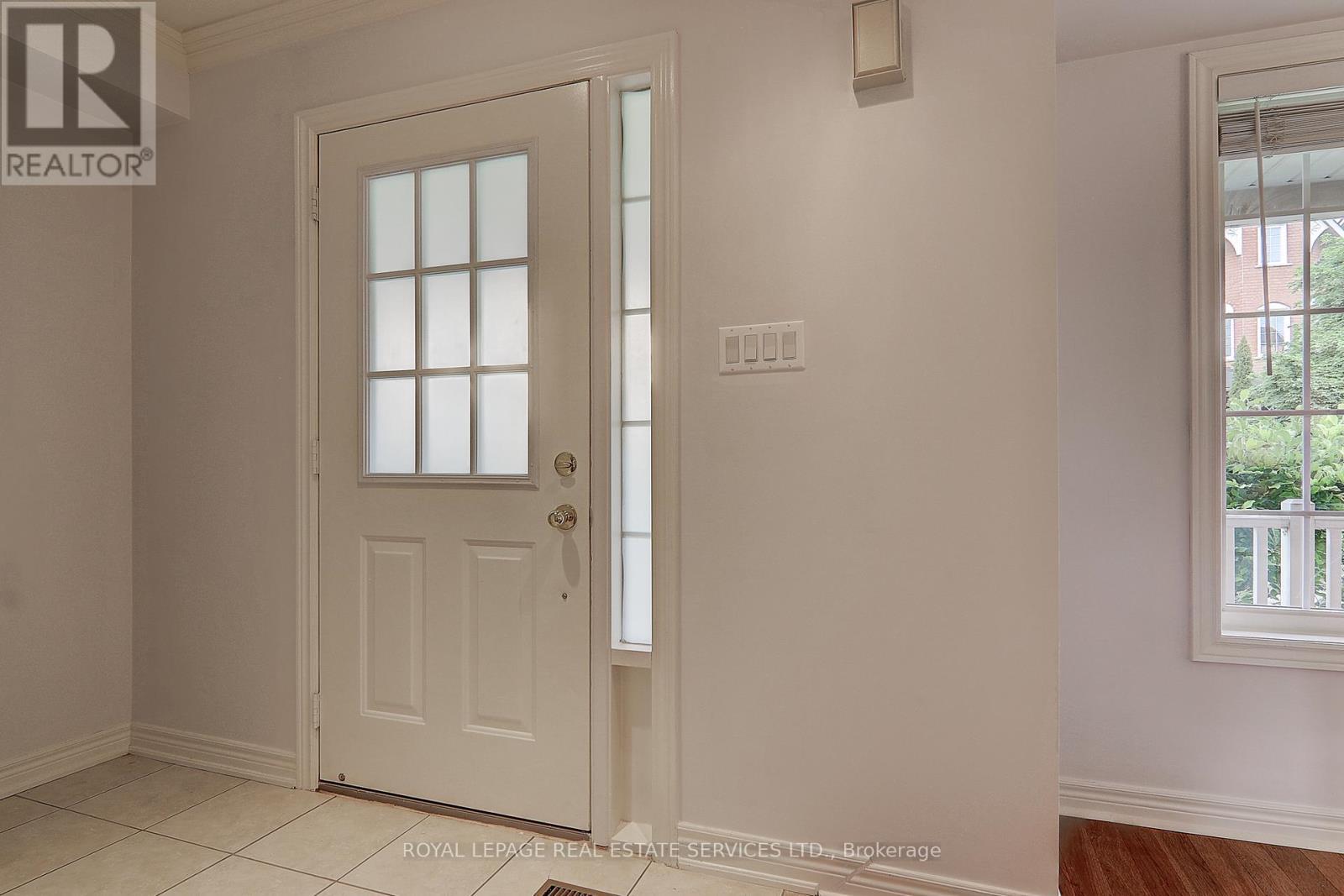 












206 ROXTON ROAD

,
Oakville,




Ontario
L6H6M8

