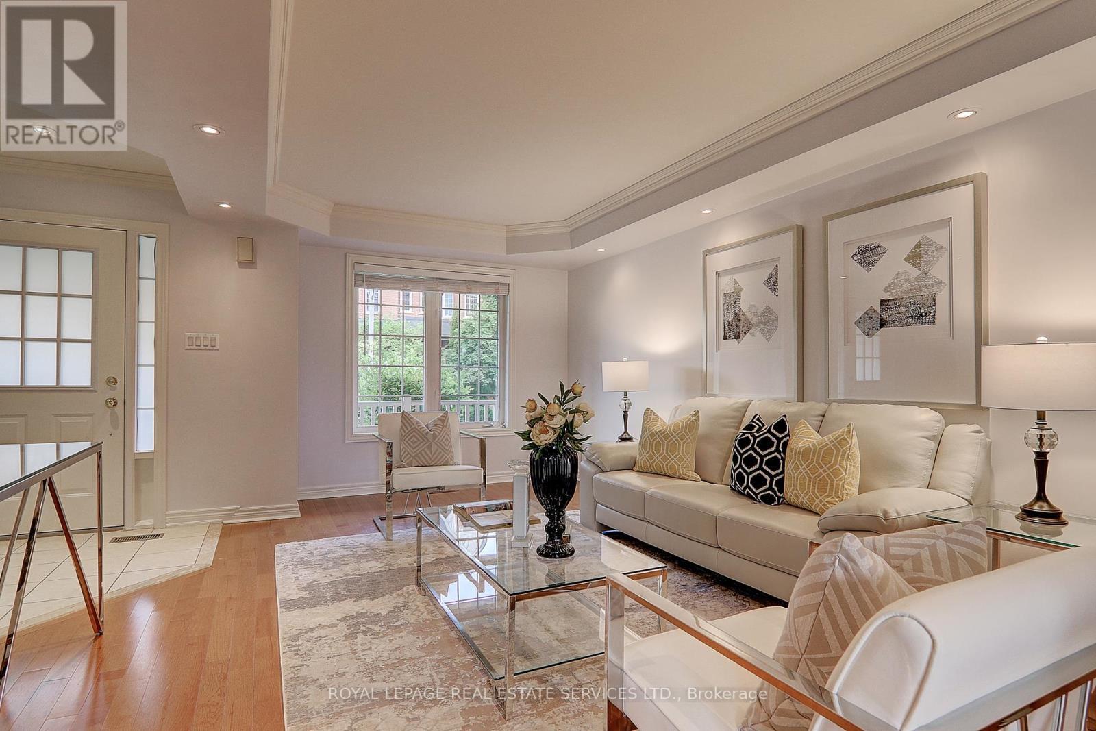 












206 ROXTON ROAD

,
Oakville,




Ontario
L6H6M8

